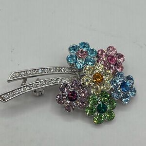 Vintage multi colored bouquet of flowers pin/brooch